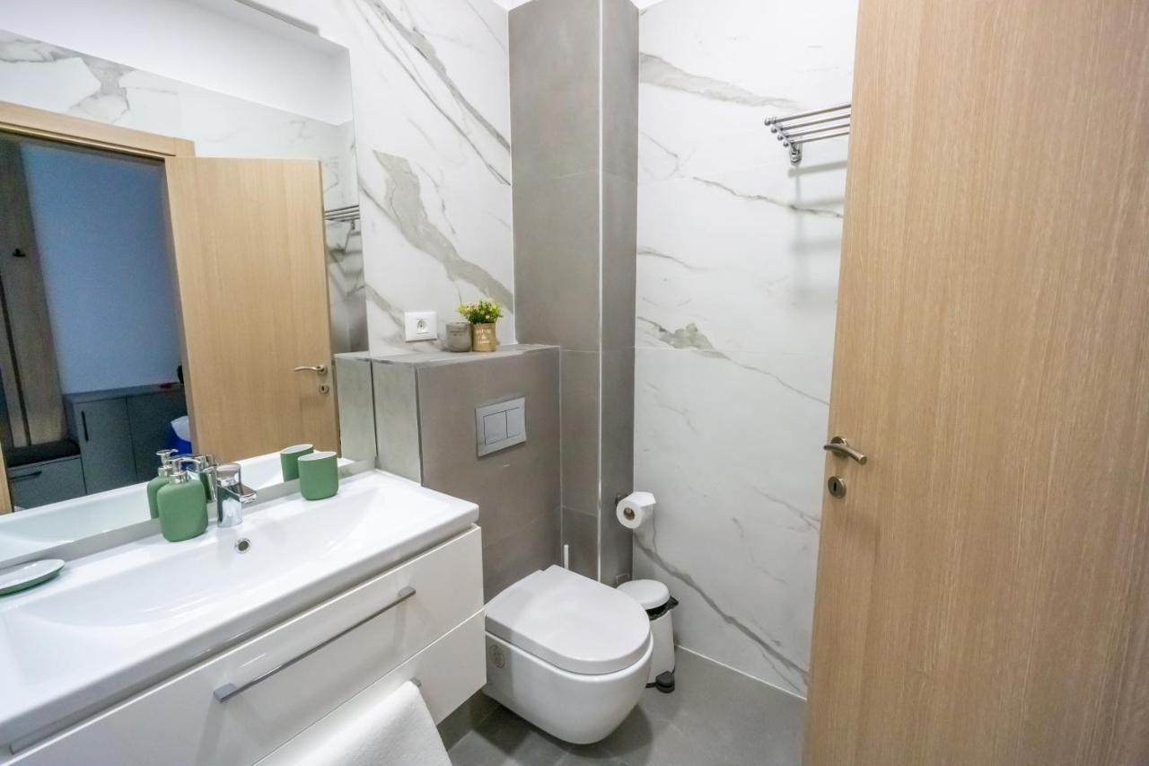 Your New And Modern Home Бухарест Екстер'єр фото